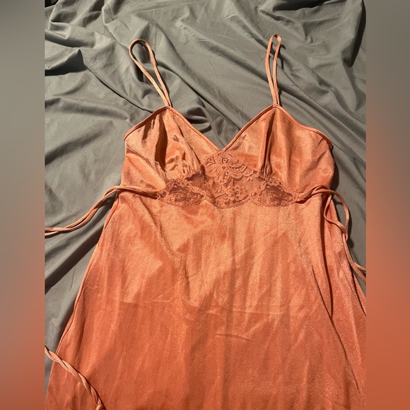 Stunning Emilio pucci nightgown xs peach colored - Picture 1 of 8